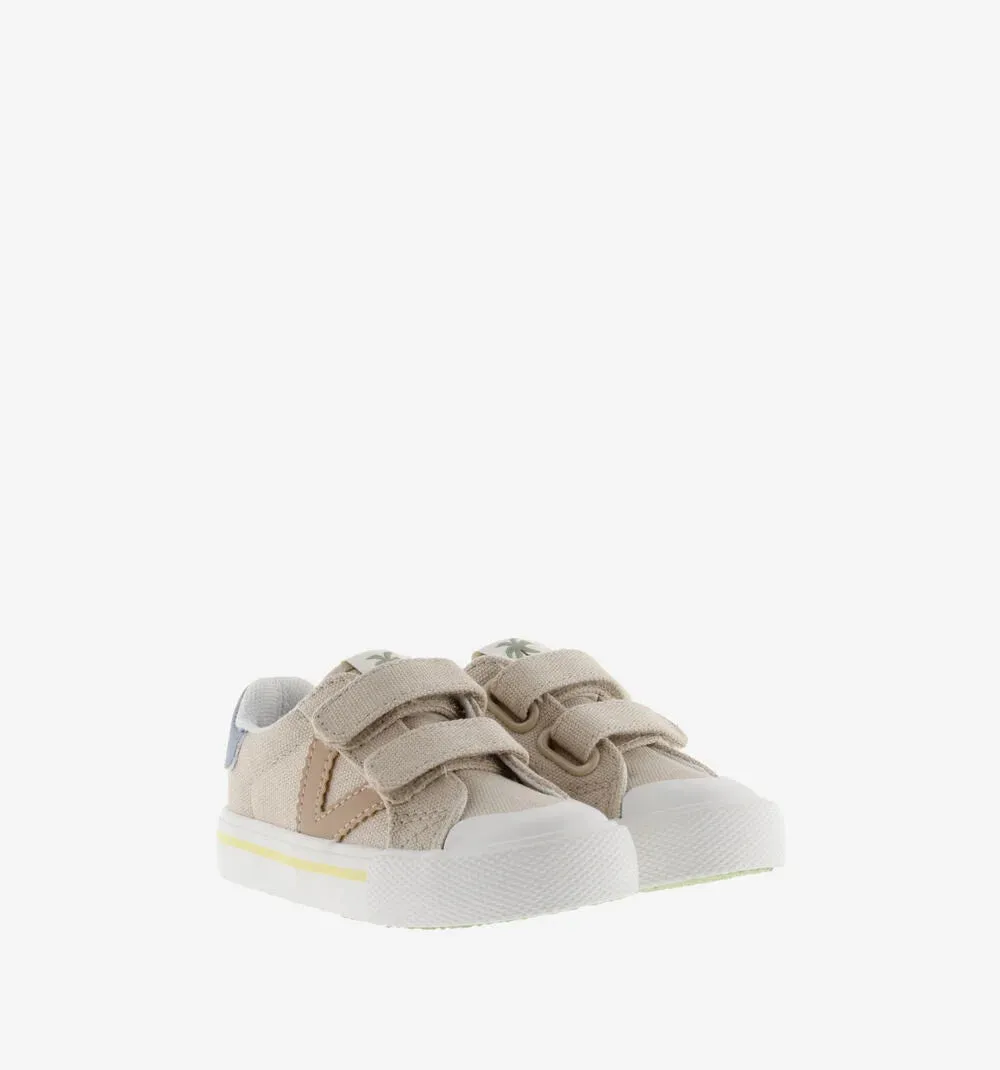 Beige canvas sneaker with  "V"