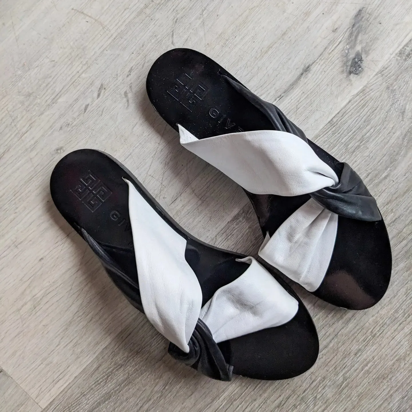 Givenchy Black and White Twisted Leather Flat Sandals - 40.5