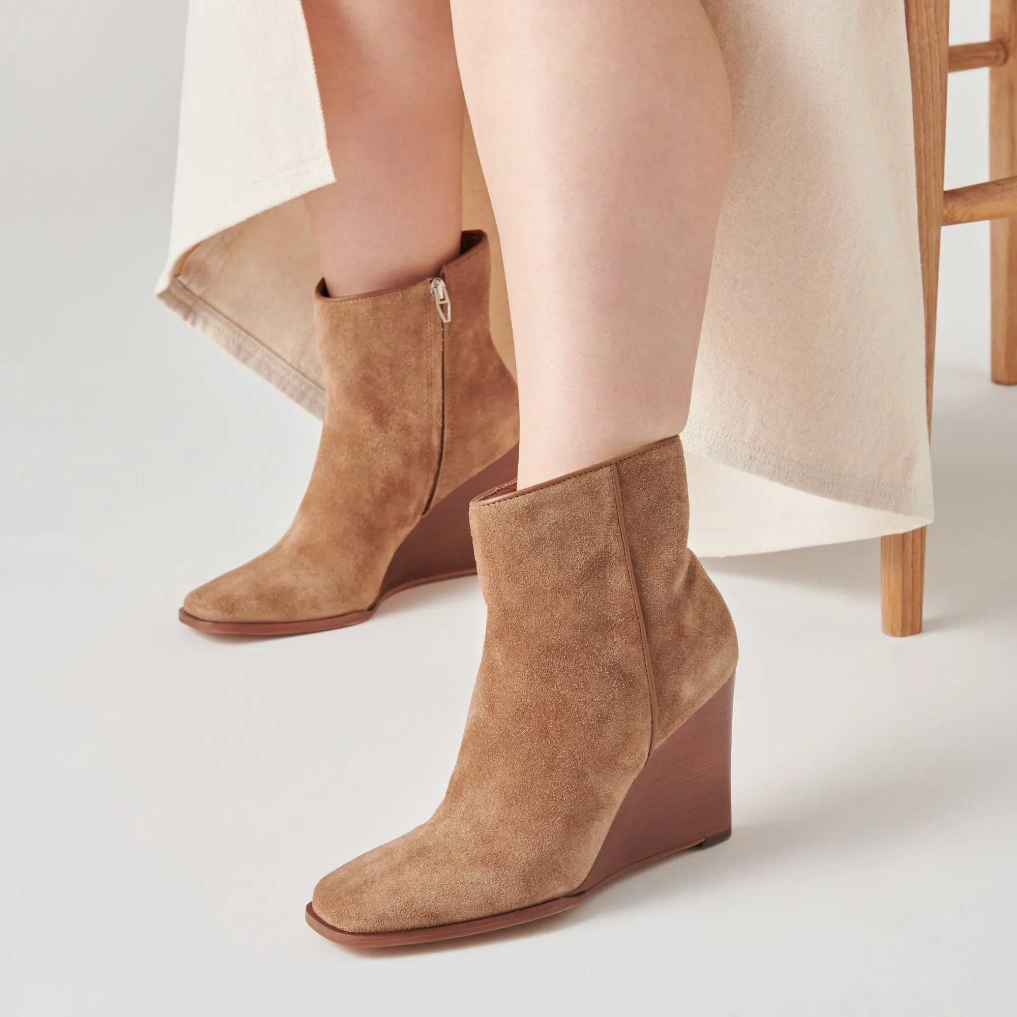 SUSANN WIDE BOOTIES CHESTNUT SUEDE